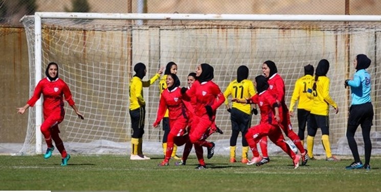 فوتبال بانوان-women football