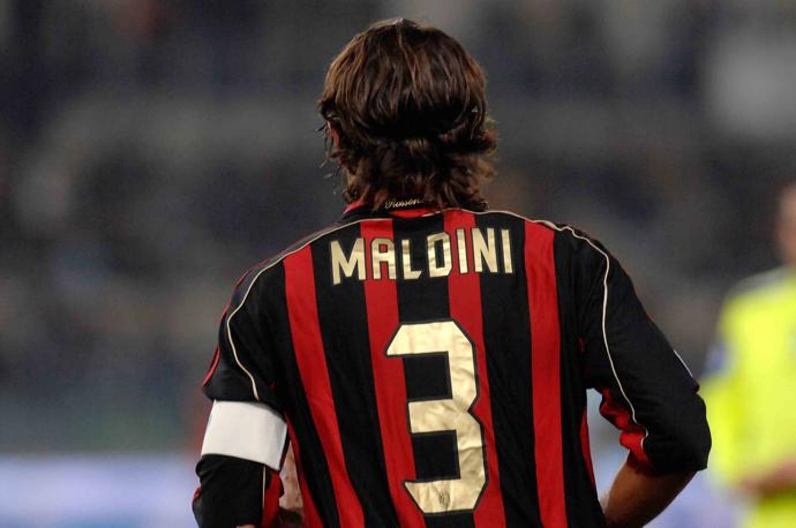 پائولو مالدینی-Paolo Maldini-میلان-ایتالیا-اینتر-پارما-فیورنتینا-کالیاری-بولونیا-داویده آستوری-فرانکو بارزی-خاویر زانتی-جاچینتو فاکتی-الساندرو لوکارلی-ردبول سالزبورگ-جاناتان سوریانو-اتریش-رئال بتیس-اسپانیا-ولفسبورگ-شالکه-آلمان-رائول گونزالس-جونیور مالاندا-ناپولی-دیگو مارادونا-هلند-آژاکس-یوهان کرایوف-چلسی-انگلیس-جانفرانکو زولا-وست هم-بابی مور-بنفیکا-پرتغال-آتالانتا